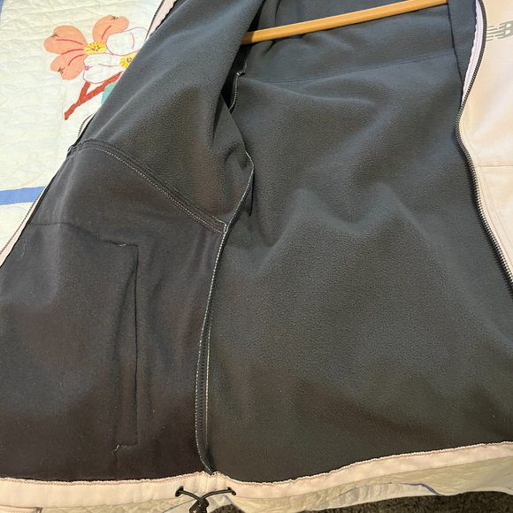 Adorable Pink New Balance Jacket Size Small - Picture 4 of 6